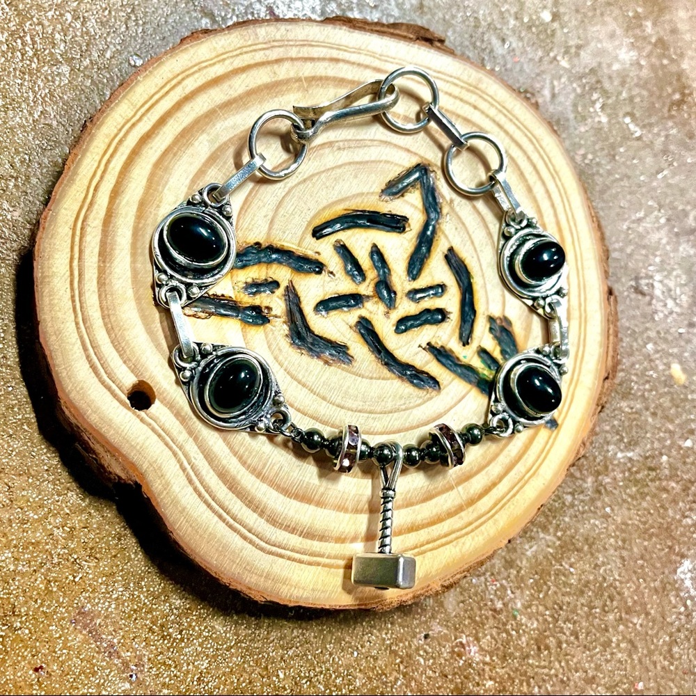 Thor’s Hammer Mjolnir Black Onyx Bracelet - Picture 7 of 9